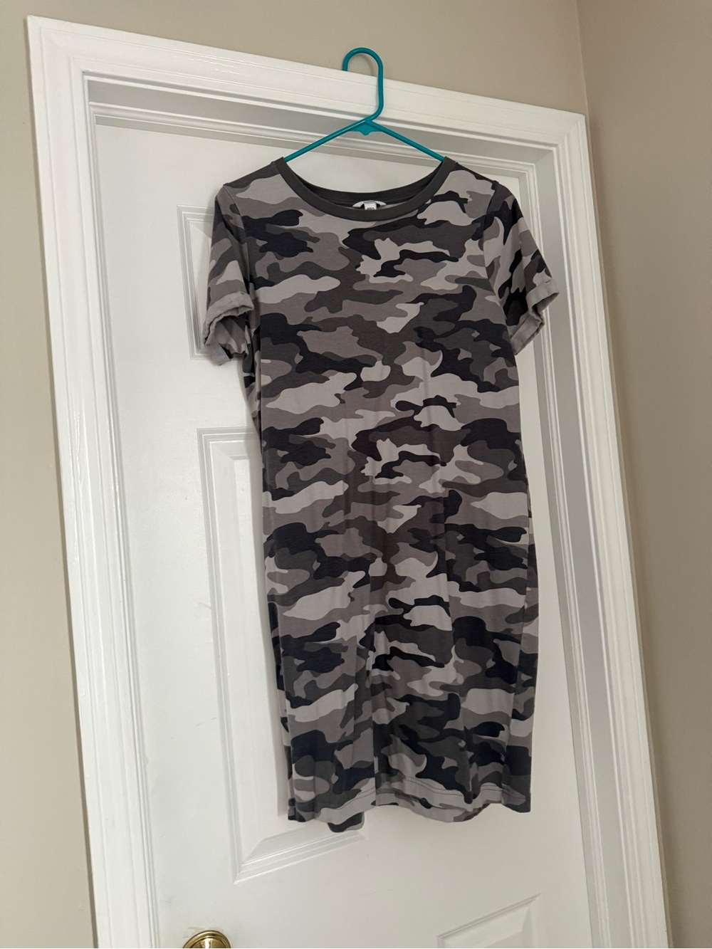 Gray Camo Short-Sleeve T-Shirt Dress Size Small
